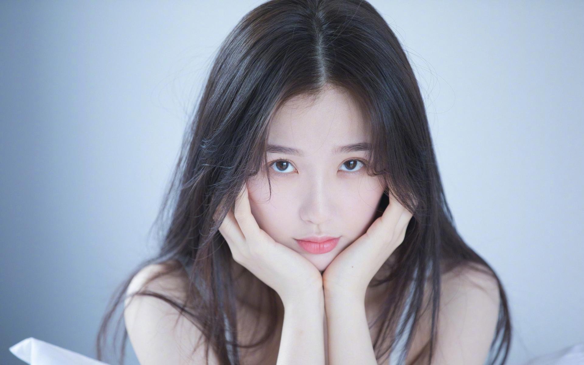 门神之光撕裂红军防线,里昂轻取利物浦,新星点燃赛场